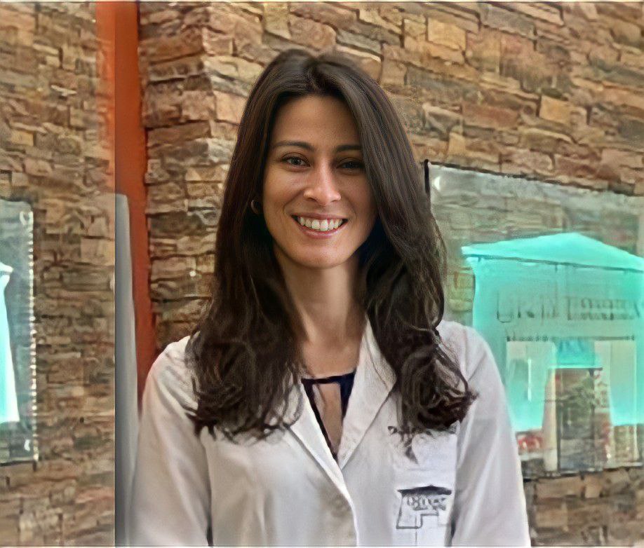 photo_2022-03-16_09-38-23 Dr. Lindsey Kennedy headshot