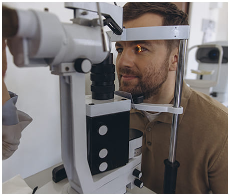 Comprehensive eye exams at University Vision Centre